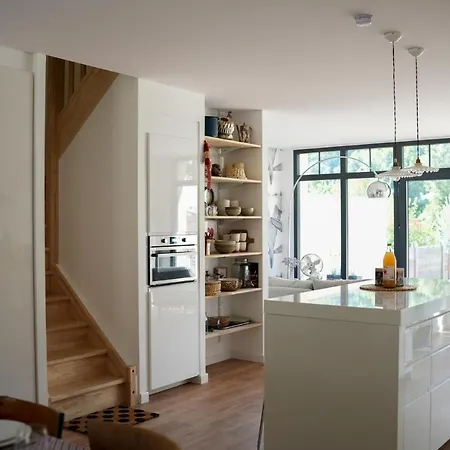 Casa de Férias Les Hirondelles, De Charme Avec Jardin, 7p Saint-Valery-sur-Somme