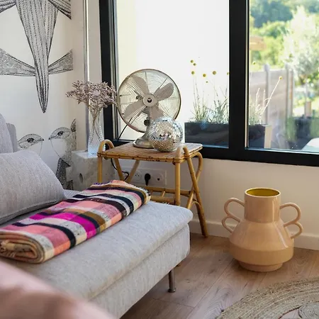 Les Hirondelles, De Charme Avec Jardin, 7p