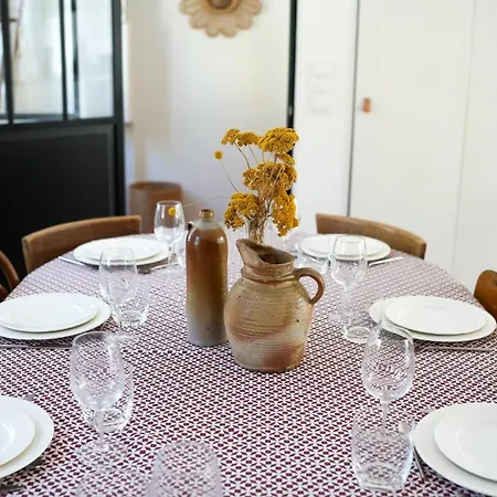 Les Hirondelles, De Charme Avec Jardin, 7p